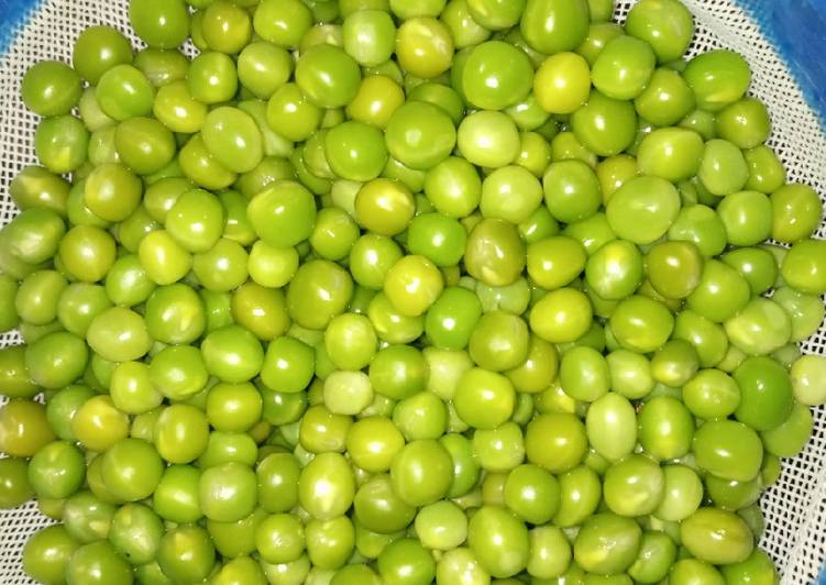 Recipe of Ultimate Maintaining green peas colour