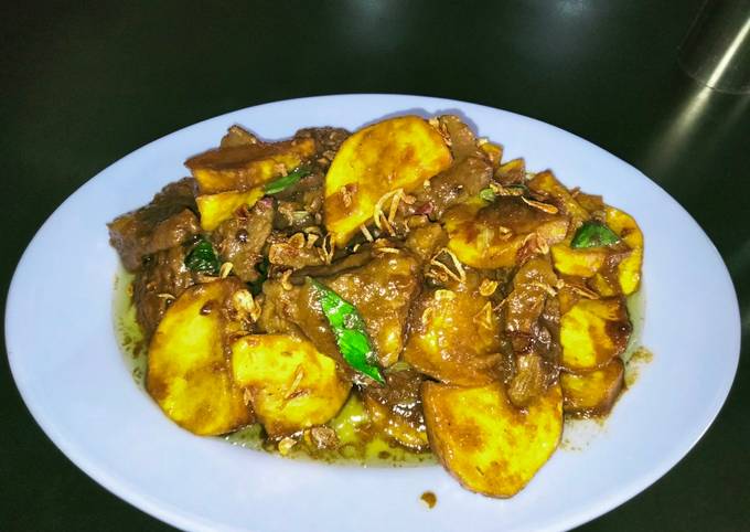 Semur daging kentang