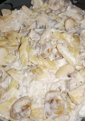 A picture of Sweet Cream fruits pasta chat.