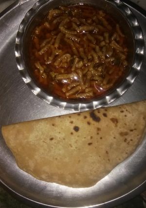 A picture of Sev ki sabzi.