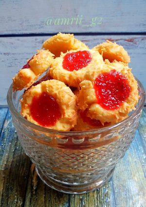 Foto resep Strawberry cheese thumbprint cookies