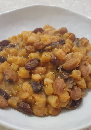 A picture of Pasta e (tre) fagioli.