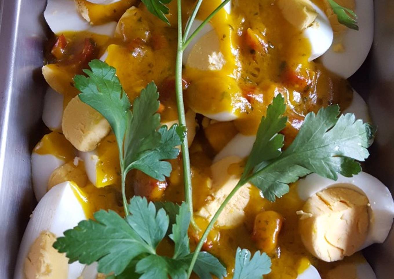 Huevos duros  en salsa  verde en la termomix