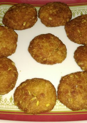 A picture of Beaten rice biscuits.