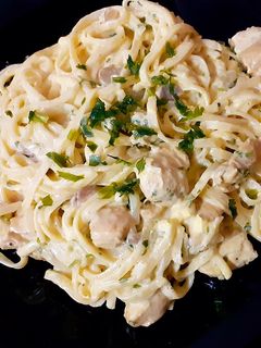 Une photo de Tagliatelles au poulet et aux champignons