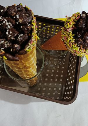 A picture of Chocolate Makhana Cone.