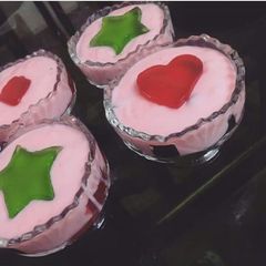 A picture of Strawberry custard 🍓.