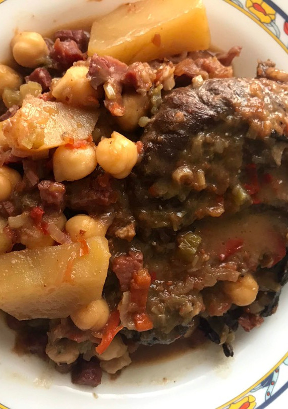 Una foto de Carrilleras con garbanzos