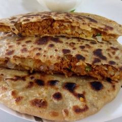 A picture of Aloo bhujia paratha.