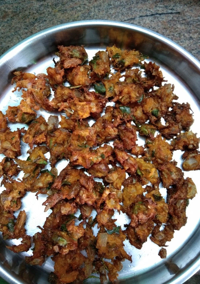கேரட் பக்கோடா (Carrot pakoda recipe in tamil) செய்முறை முக்கிய புகைப்படம்