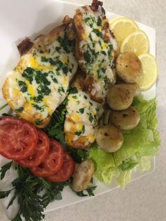 عکسی از دستور شنیسل مرغ با پنیر و جعفری