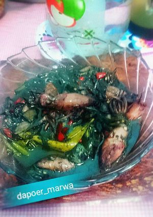 Foto resep Cumi item pedas