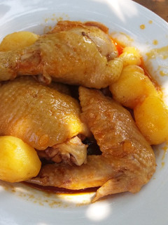 Csirkepaprikás bográcsban recept fotója