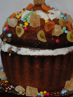 A picture of My giant orange cup cake.