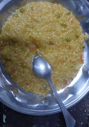 वेजिटेबल दलिया (vegetable daliya recipe in Hindi) रेसिपी मुख्य फोटो