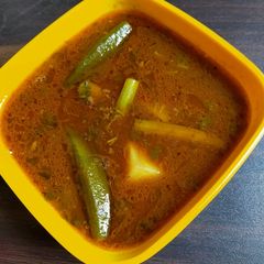 A picture of Sindhi besan curry.