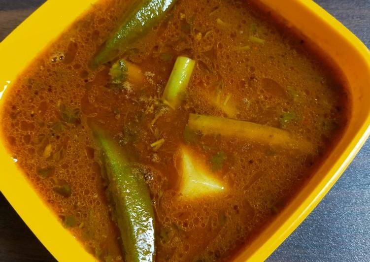 Sindhi besan curry