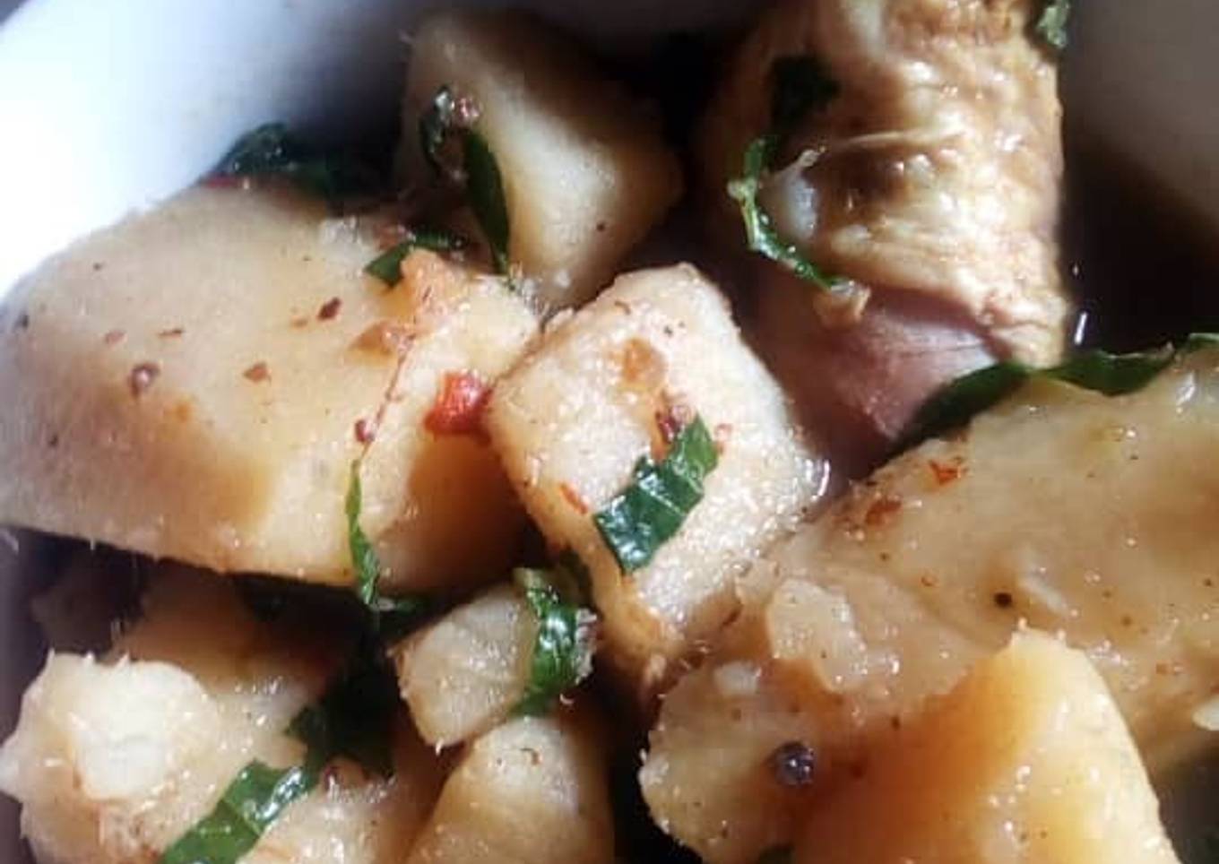 Yam pepper soup with chicken