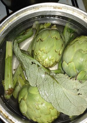 Una foto de Alcachofa o alcauciles hervidos 100 vegan
