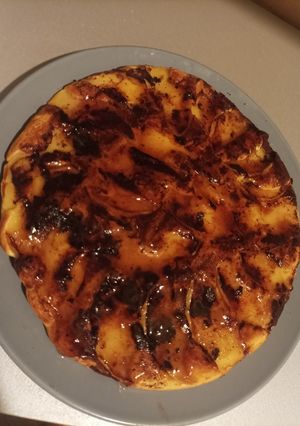 Una foto de Deliciosa tarta en la sartén con solo 1 manzana 🍏