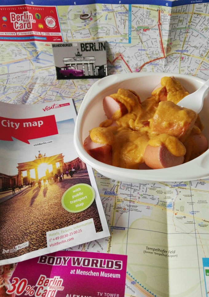 Una foto de Currywurst