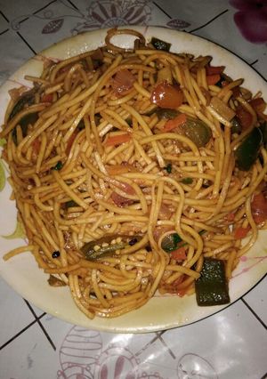 A picture of Chow mein.
