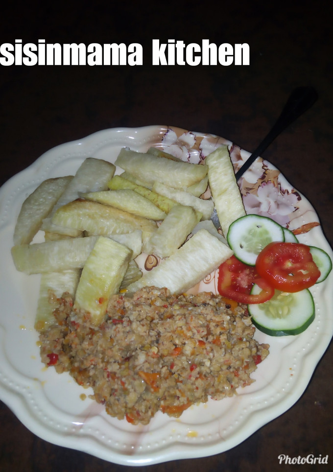 A picture of Fried yam with egg source.