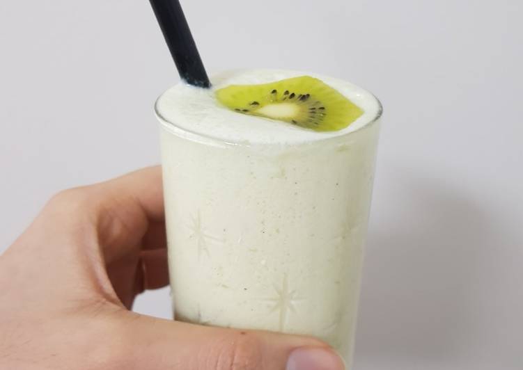 Easiest Way to Prepare Any-night-of-the-week Kiwi Milkshake