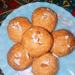 A picture of Rava besan ladu.