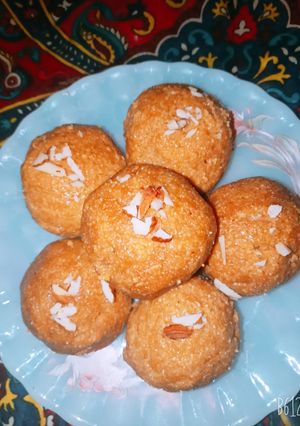 A picture of Rava besan ladu.