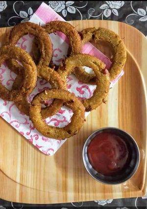 A picture of Semolina Garlic Rings.
