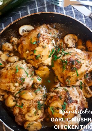Foto resep Garlic Mushroom Chicken Thighs