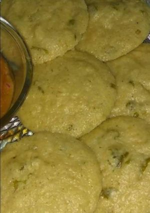 A picture of Oats Idli.