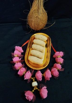 A picture of Coconut Rolls.