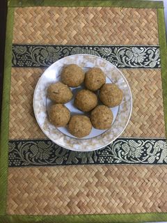 வால்நட் லட்டு (Walnut laddo recipe in tamil) செய்முறை முக்கிய புகைப்படம்