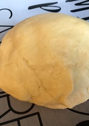 Une photo de Pâte sablée à l'œuf et sucre glace (pour tarte sucrée)