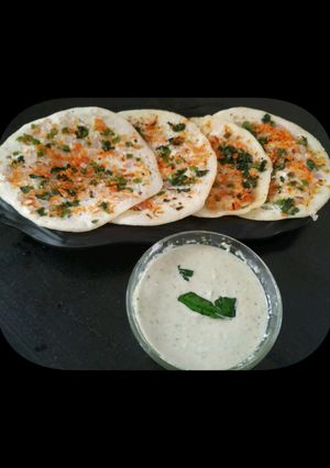 A picture of Veg Uthappam.
