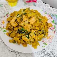 A picture of Kwetiau goreng.