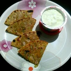 A picture of Stuff Gobhi paratha.