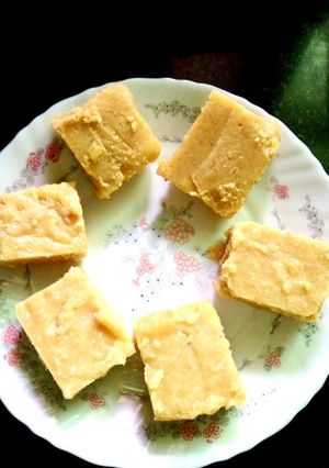 A picture of Mango barfi.