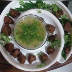 A picture of Kuttu Atta Pakore.