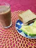Desayuno Saludable a base de quaker con manzanas y pan y palta