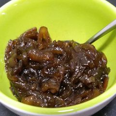 A picture of Onion chutney.