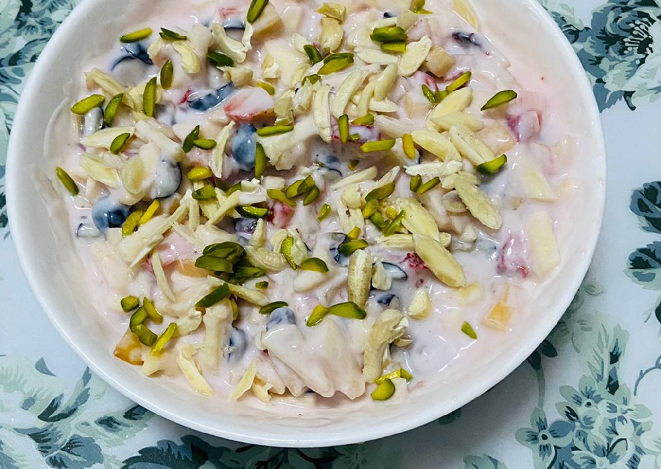 Mix fruits with strawberry yoghurt