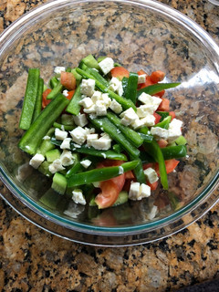 Una foto de Ensalada a la griega a la Meir’s