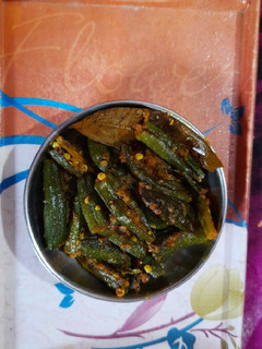 भरवा भिंडी(Bharwa Bhindi recipe in hindi) रेसिपी मुख्य फोटो