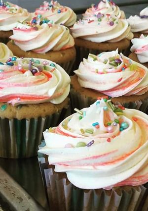 A picture of Super Easy Cupcakes.