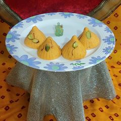 A picture of Kesar Pistachio Mawa Modak.