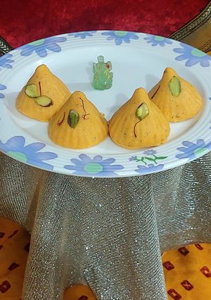 A picture of Kesar Pistachio Mawa Modak.