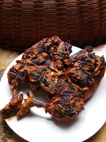 Bagaimana Menyiapkan Ayam bakar asli minang Bahan Sederhana